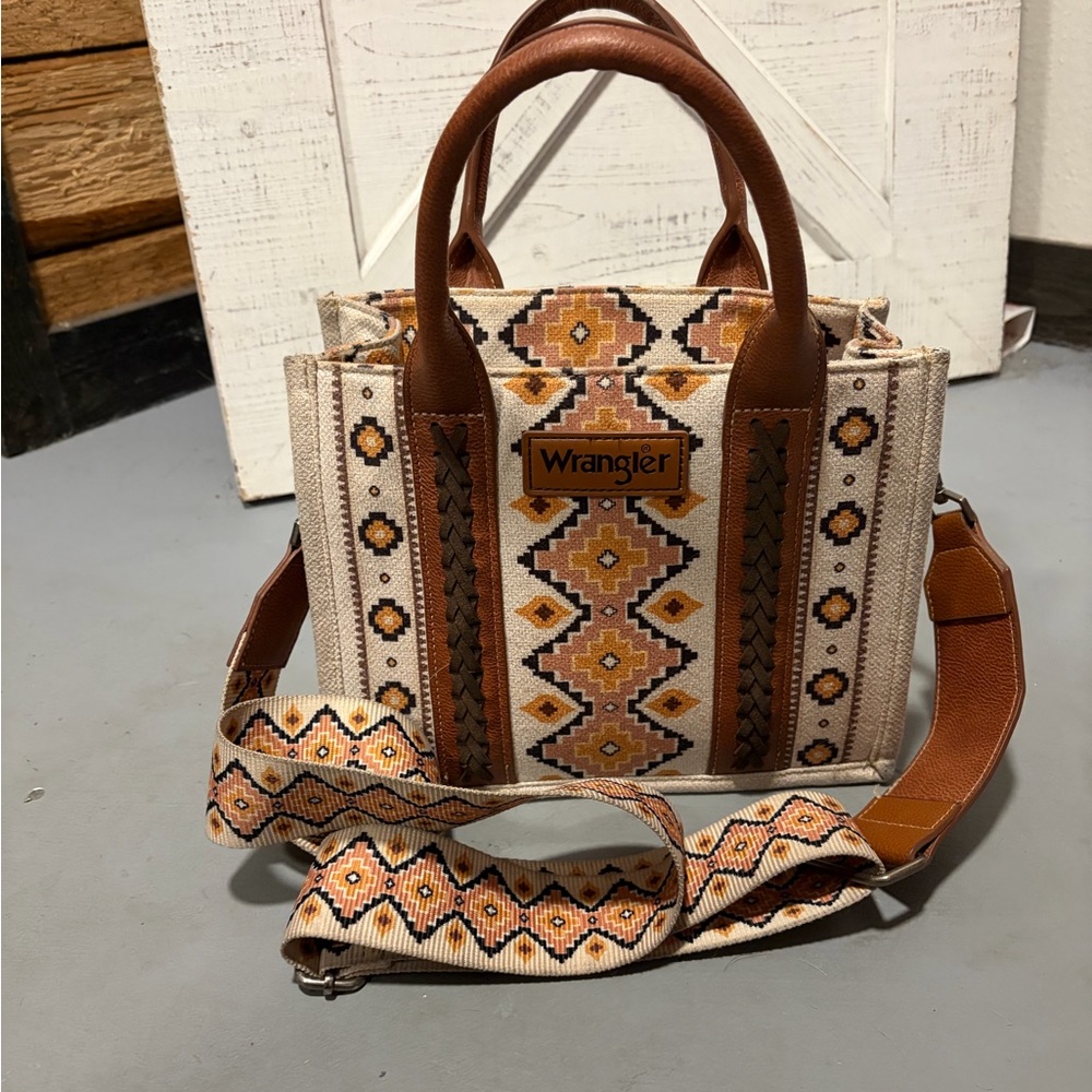 Wrangler Women's Beige and Brown Geometric Tote